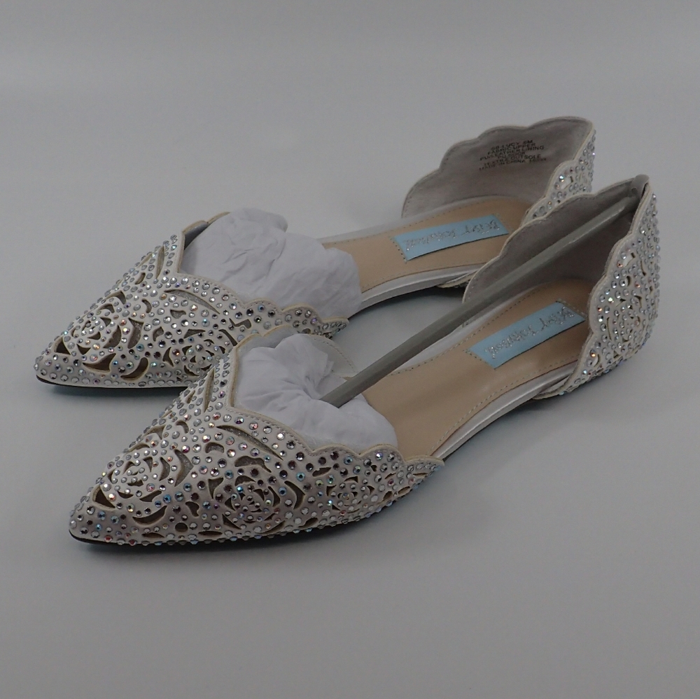 Betsey Johnson Sparkle Flat Shoes 6 - NIB - Picture 1 of 5